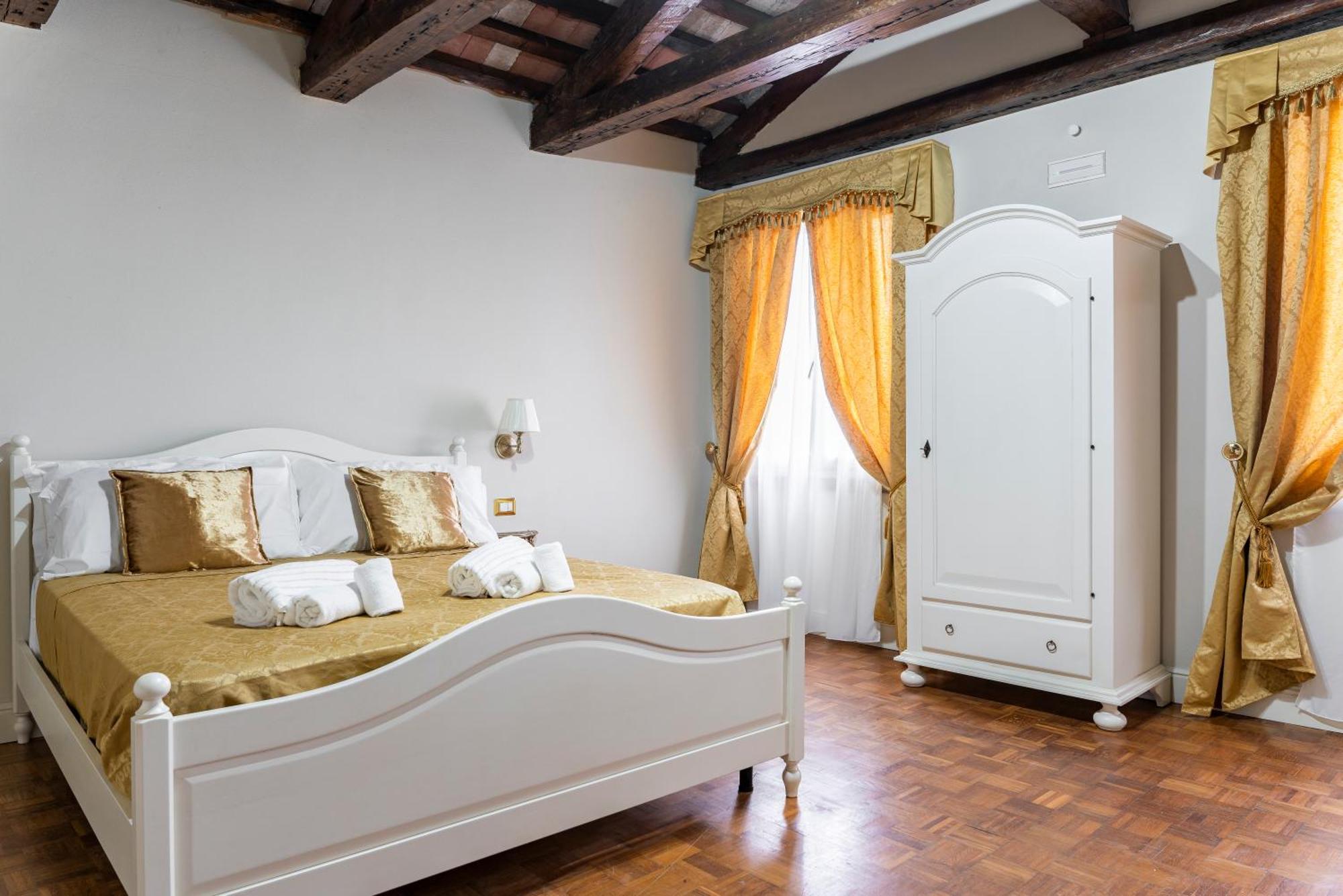 Palazzo Titti Rialto Suites 威尼斯 外观 照片