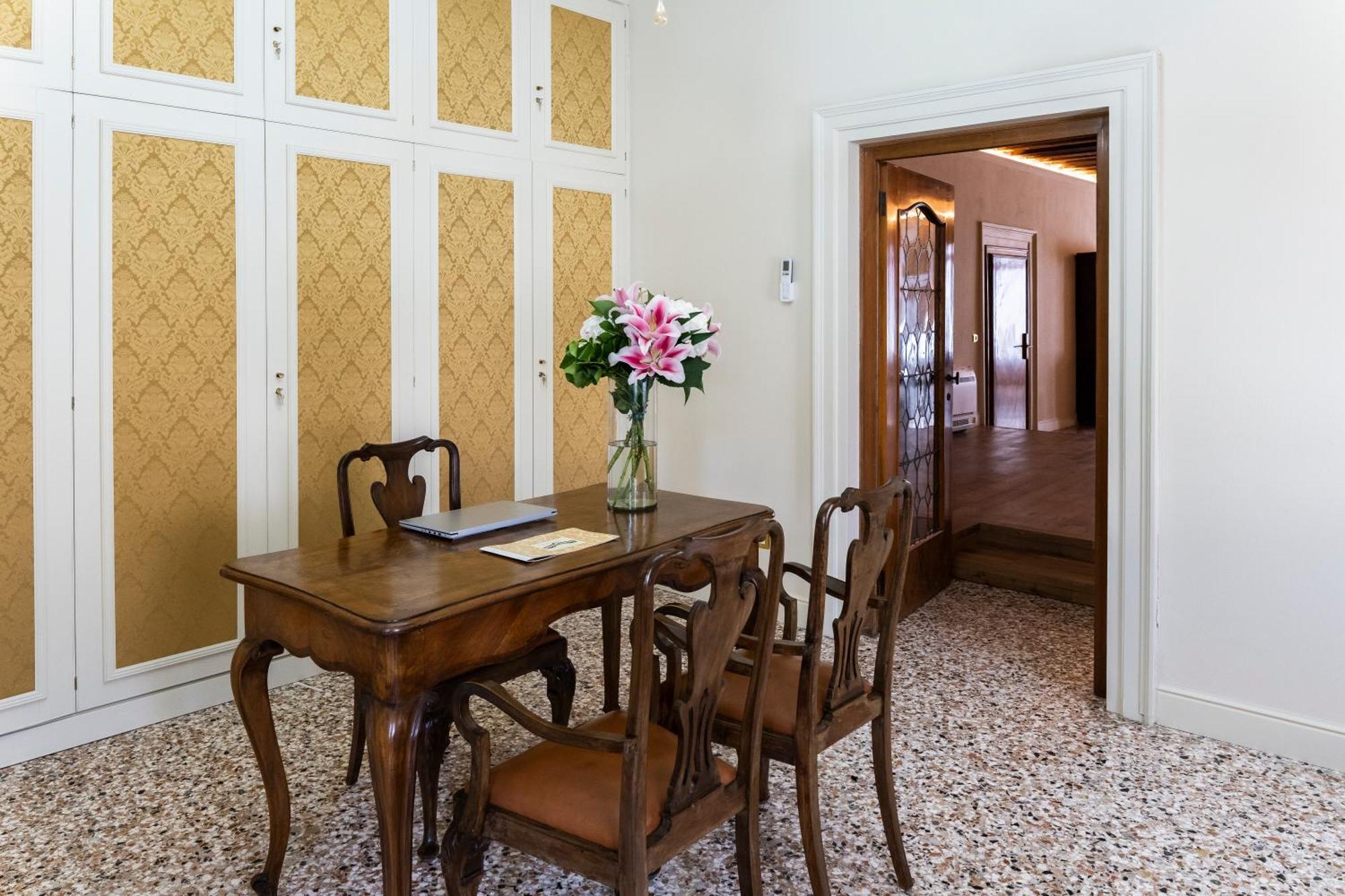 Palazzo Titti Rialto Suites 威尼斯 外观 照片