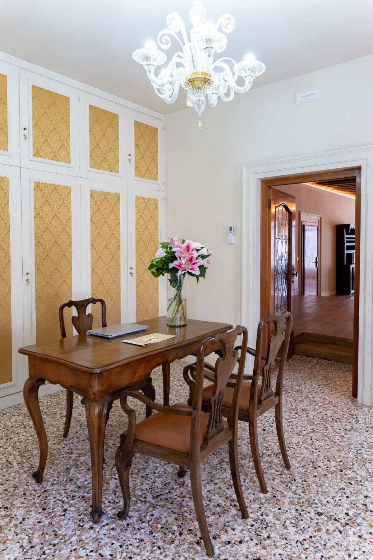 Palazzo Titti Rialto Suites 威尼斯 外观 照片