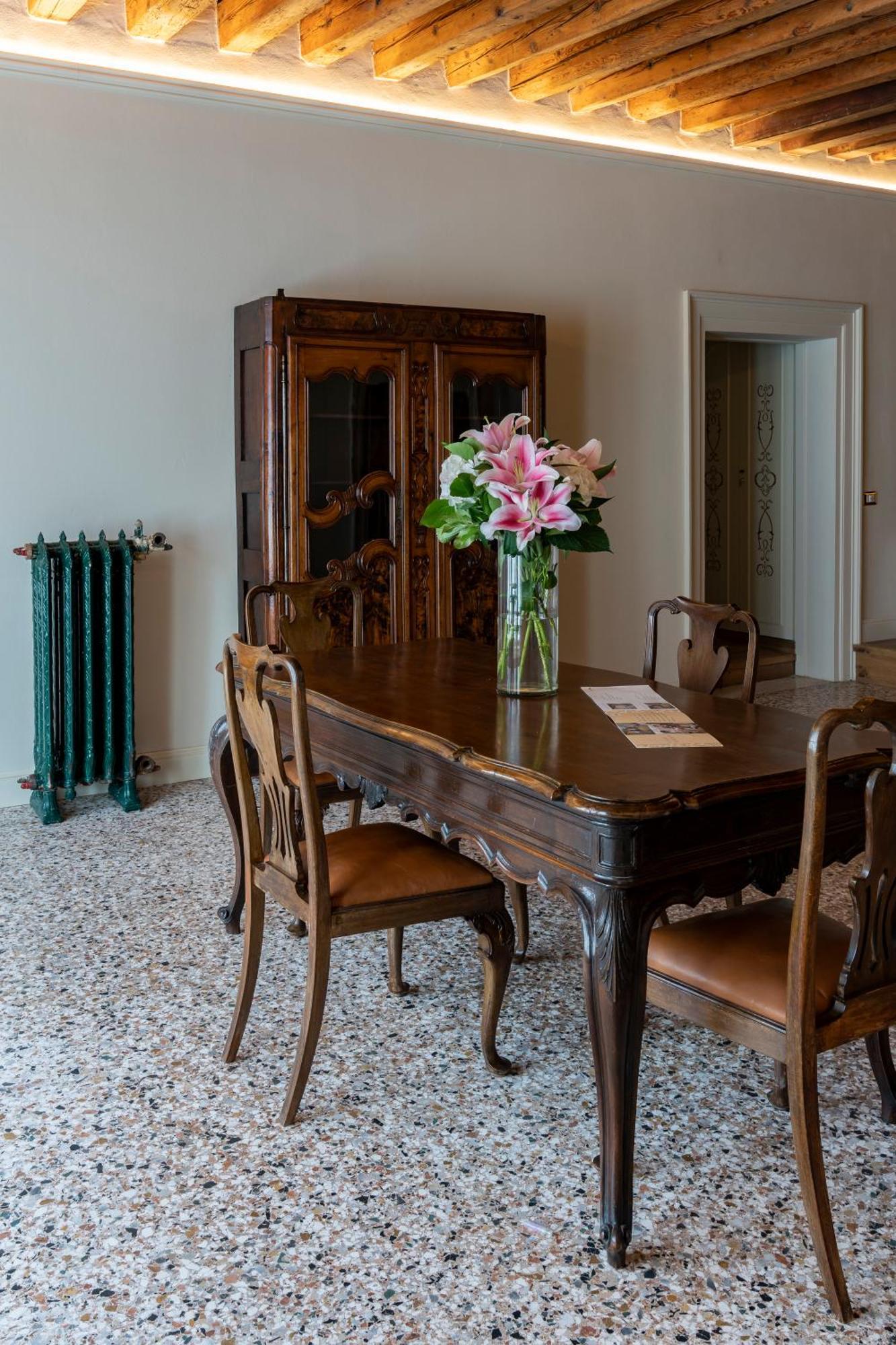 Palazzo Titti Rialto Suites 威尼斯 外观 照片