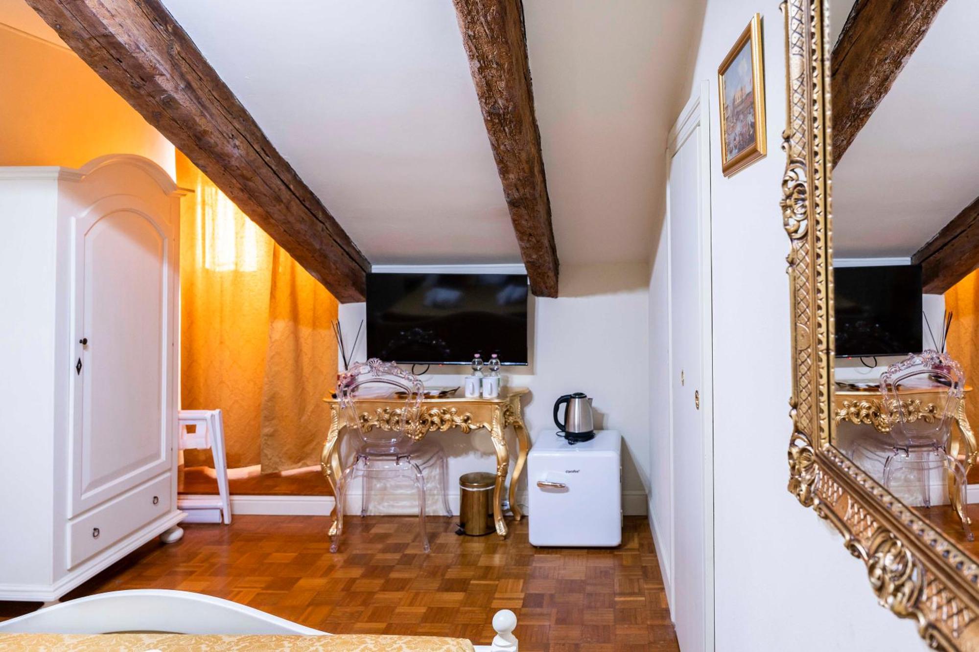 Palazzo Titti Rialto Suites 威尼斯 外观 照片