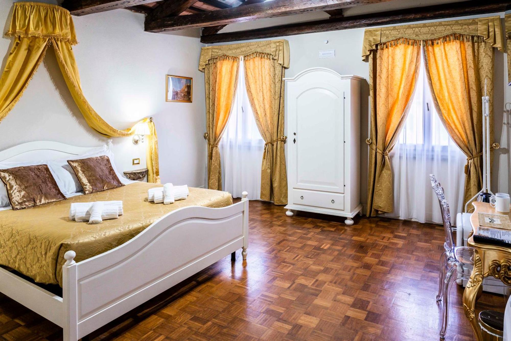 Palazzo Titti Rialto Suites 威尼斯 外观 照片