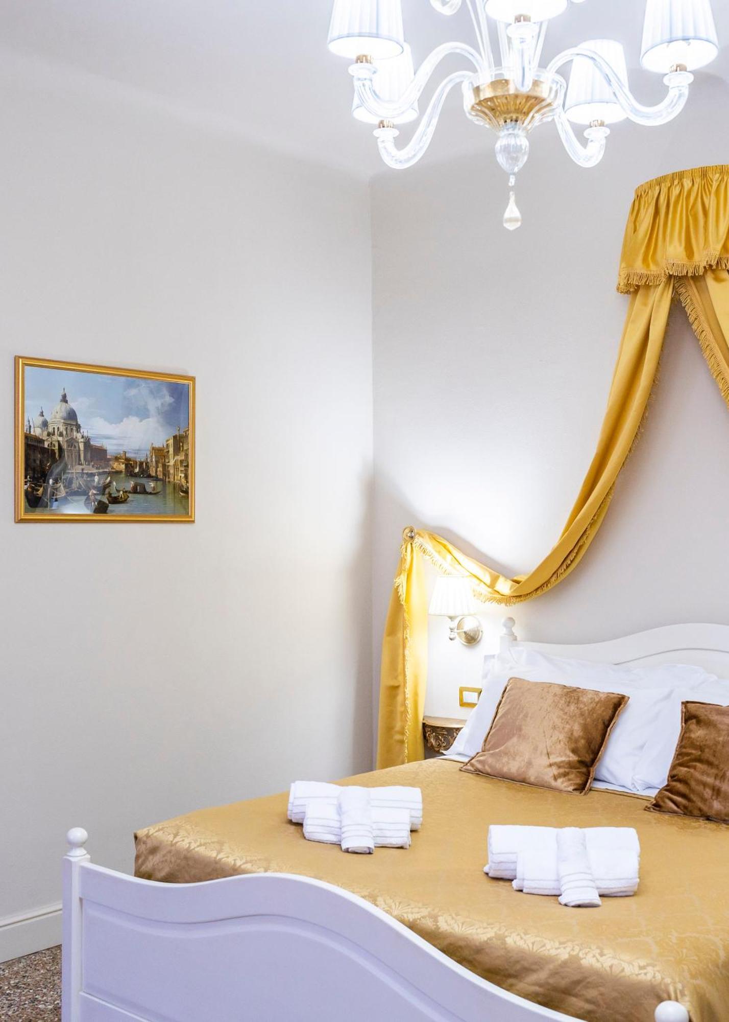 Palazzo Titti Rialto Suites 威尼斯 外观 照片