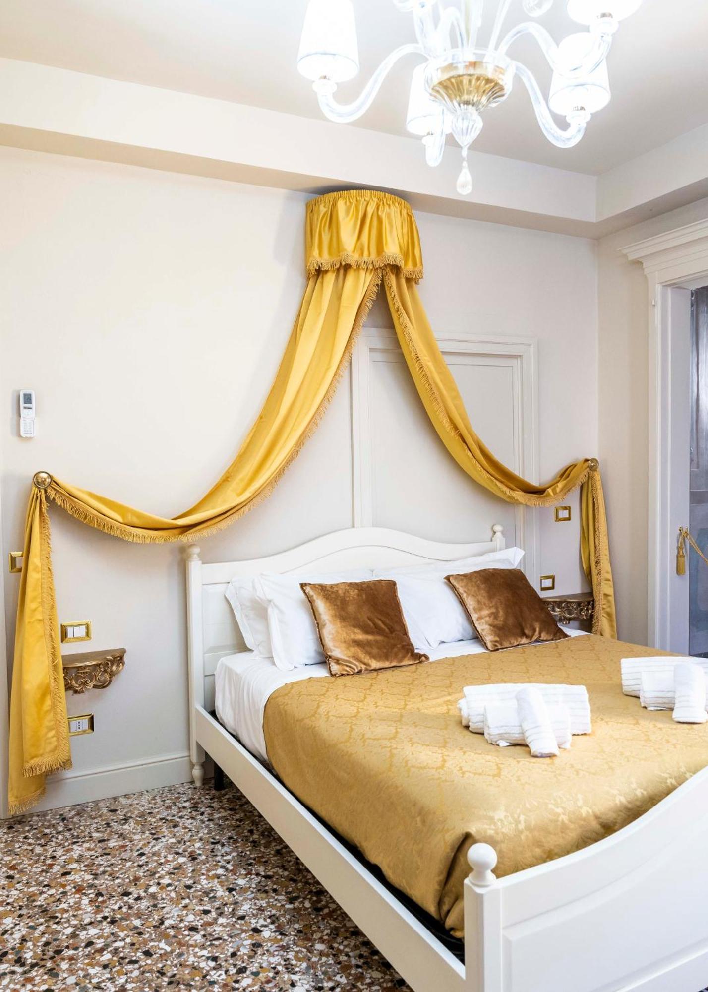 Palazzo Titti Rialto Suites 威尼斯 外观 照片