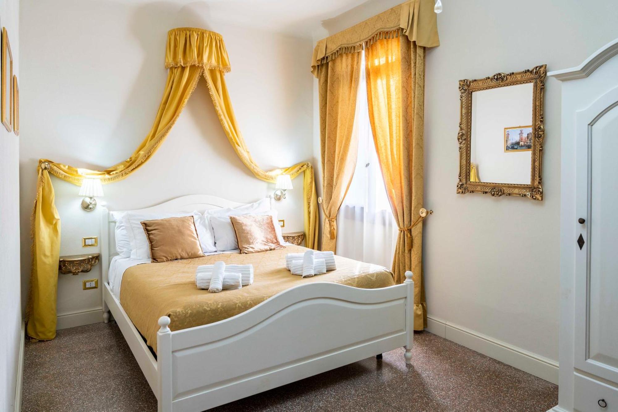 Palazzo Titti Rialto Suites 威尼斯 外观 照片